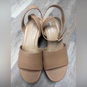 Shoes Dazzle solid beige open toe ankle strap block heel size 7 womens